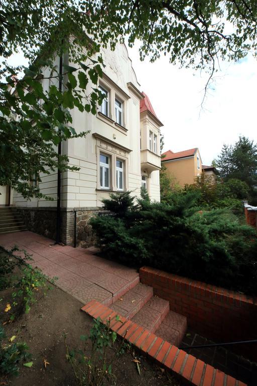 Historic Villa Apartments Praha Pokoj fotografie